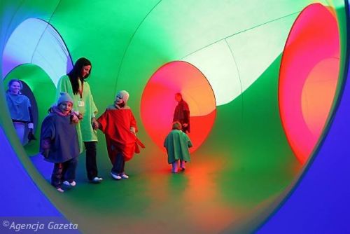 Psychedelic family amusement?